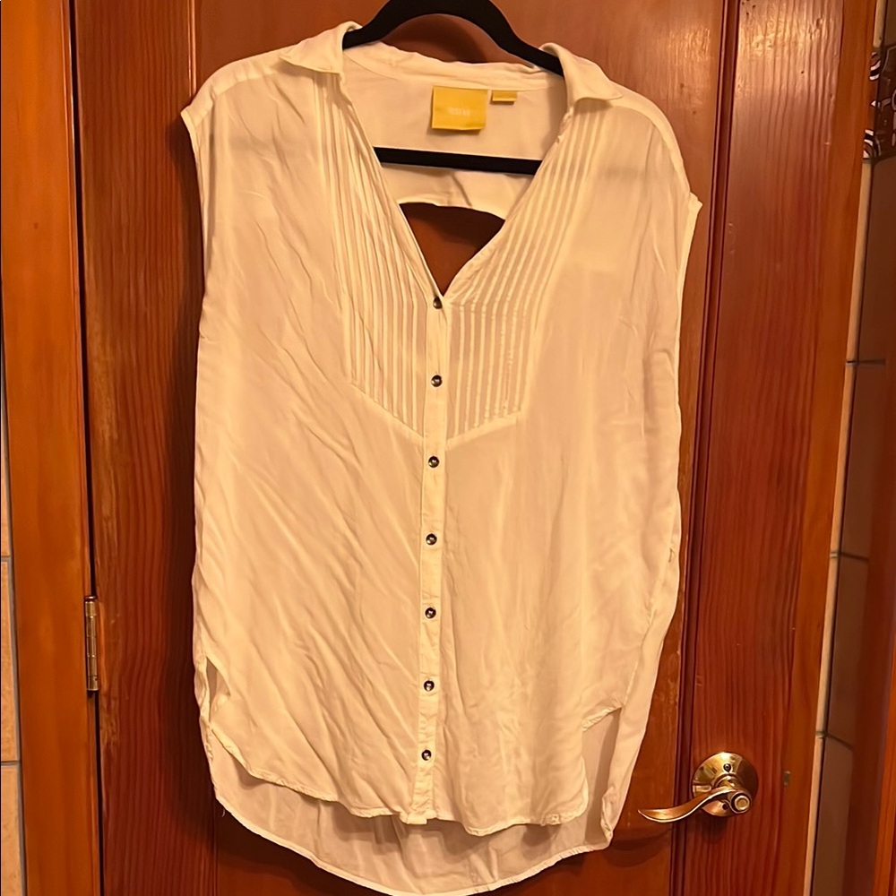 Maeve Cream Sleeveless Button Down Shirt